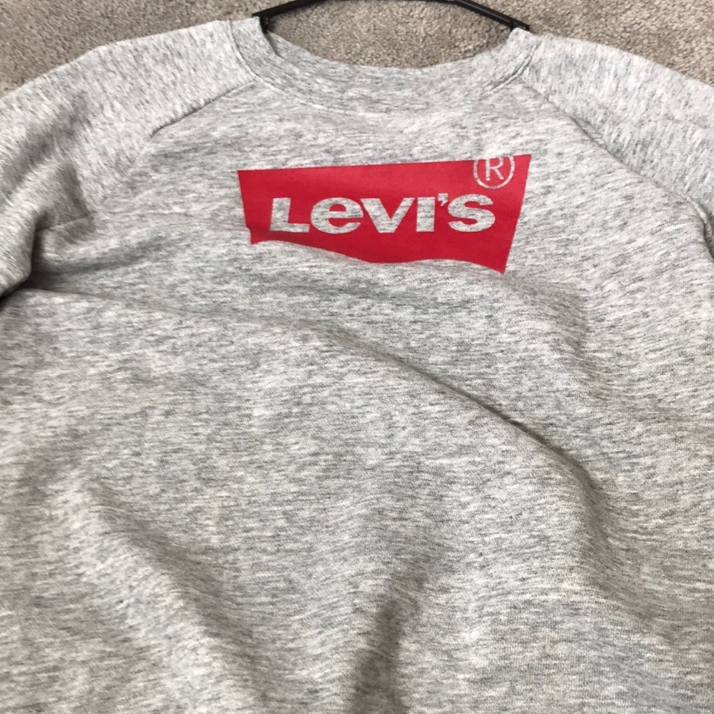Levi’s sweat shirt